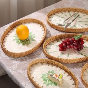 กลมกลมๆ ถาดเปลือกหวาย หวายสานทอ สีสันสดใส ถาดใส่อาหาร แข็งแรงทนทาน ของใช้ในครัวเรือน จานผลไม้แห้ง ห้องรับประทานอาหาร