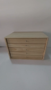 ถาดเรียบกำมะหยี่สำหรับวางเครื่องประดับขนาด10*14นิ้ว และ12*17นิ้ว   เราผลิต กล่องพระ กล่องเครื่องประดับที่คุณไว้วางใจได้”  คุณภาพเหนือระดับ ผลิตจากวัสดุชั้นดี ทนทาน และมีความหรูหรา  ดีไซน์ทันสมัย สร้างสรรค์ด้วยฝีมือประณีต เพื่อเสริมความสง่างามให้กับสินค้าข