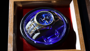 กล่องหมุนนาฬิกาลดเสียงอัตโนมัติแสงโดยรอบ LED ควบคุมได้กล่องเก็บนาฬิกา