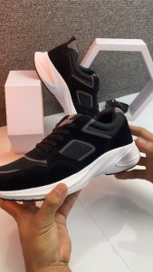 NS21 Sepatu Pria Keren Sneakers Sporty Ringan Nyaman Anti Slip