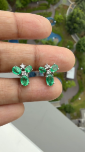 IGI 1.72ct Natural Emerald Earrings in 18k solid gold Clarity Enhanced (F1)