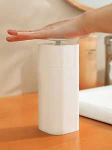 1 Pc Press-on Detergent Dispensing BottleShampoo/Body Soap/dishwashing liquid/Hand Sanitizer Dispensing BottlingHousehold Plastic Bottle for Bathroom/Kitchen/Bathroom/Washroom Black White Color500ML