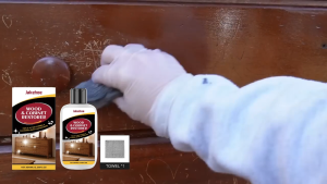 Jakehoe ขี้ผึ้งเคลือบเงาไม้ Wood Repair and Care Agent ขี้ผึ้งทาไม้ น้ำยาถูพื้นไม้ ยาเคลือบไม้ ขี้ผึ้งขัดเงาไม้ น้ำยาเช็ดไม้ น้ำยาขัดไม้เงา เคลือบเฟอร์นิเจอร์ ทําความสะอาดเคลือบเงา ชุบชีวิตเฟอร์นิเจอร์ไม้ 100ml