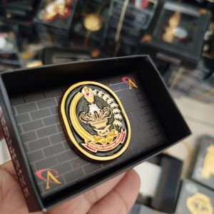 pin lencana luxsury persit paku magnet
