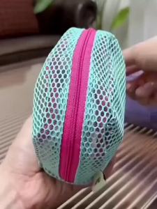 Lightweight Mesh Makeup Bag Travel Portable Cosmetic Storage Bag with Zipper Square Wash Bag Multi-purpose Sundries Storage Bag