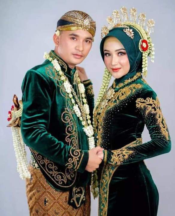 jasa edit foto biasa jadi foto pasangan pengantin adat jawa di cetak