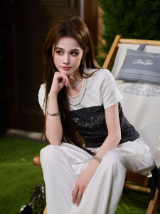 Luxurious Drilled Two-piece Look Black and White Waist-Cinching T-Shirt