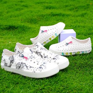 Thoáng Khí Mùa Hè Giày Nhựa Cho Nam Phong Cách Đế Bằng Giày Cặp Đôi Đi Biển Dép Chống Trơn Trượt Thời Trang