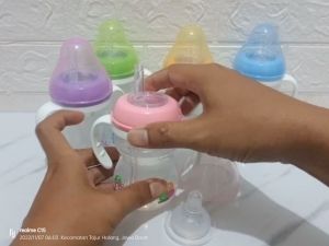 Minitree Botol Susu Bayi 2in1 Model Wide Neck Karet Lebar 210ml Untuk Usia Bayi 3 Bulan Keatas Baby Feeding Bottle Model Bisa Karet Dot Bisa Sedotan Bahan PP Tebal Berkualitas Sudah BPA Free Antipecah Mudah Dibersihkan dan Bisa Direbus