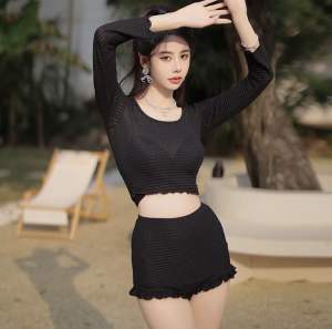 (SALE) Bikini nữ 2 mảnh tặng kèm áo choàng tay dài chống nắng kín đáo đi bơi biển sang trọng Đồ bơi Sài Gòn