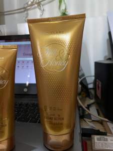 Milk honey gold SMOOTING SUGAR SCRUB