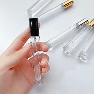 [HCM] 100 lọ đựng nước hoa 10ml vuông cao thân dày dặn vòi xịt phun sương.