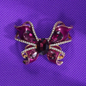 Elegant Butterfly Brooch Pin: A Unique Women's Fashion Accessory