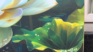 Tranh treo tường hoa sen và chữ bình yên có sẵn khung chắc chắn kèm đinh