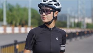 ROCKBROS Photochromic Sunglasses Fashionable Full Frame Cycling Shades Professional Windproof Outdoor Sports Eyewear Cycling Equipment