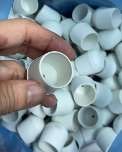 จุกรองขาโต๊ะ กลมสวมนอก สีขาว ยางรองขาเก้าอี้ จุกขาที่รองรีด จุกขาโต๊ะรีดผ้า จุกขาที่รีดผ้า จุกอุดขาโต๊ะรีดผ้ายืน ยางอุดขาเหล็ก