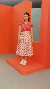 Blouse Batik Wanita untuk Pakaian Formal & Informal