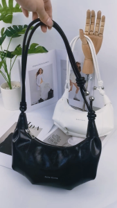 EchoKinns กระเป๋าสะพายข้างผู้หญิงแฟชั่นใหม่ 6 สี ทรงครัวซองค์ พรีเมี่ยมหนังนิ่ม กระเป๋าสะพายข้าง