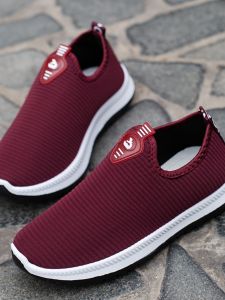 New 2023 Beijing Cloth Shoes Womens Casual Breathable Flat Bottom Mens Sports Soft Bottom Mom Shoes round Toe Rubber Sole