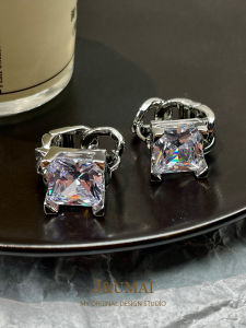 Elegant Diamond Embedded Metal Silver Zirconia Cold Style Womens Earrings Fresh out New Fashion Jewelry Accessories