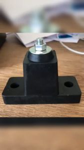 ยางรองขา เกรดพรีเมียม ไม่เป็นขุย ยางกันสั่น พร้อมน็อตและแหวน (4 ตัว/แพ็ค)