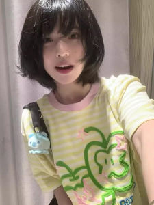 เสื้อยืดแขนสั้นผู้หญิงสไตล์เกาหลีลายทางปักสีบล็อกดีไซน์ฤดูร้อน เสื้อเชิ้ตทรงหลวมคอตตอนลายแอปเปิ้ลสำหรับสาวๆ