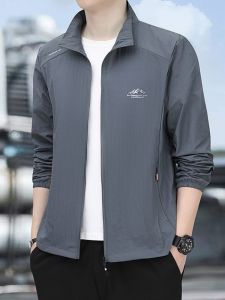 เสื้อแจ็คเก็ตกันแดดผ้าไหมน้ำแข็งสำหรับผู้ชาย ฤดูร้อนปี 2025 ใหม่ เสื้อคลุมกันแดดบางๆ ลำลอง กันยูวี สำหรับตกปลากลางแจ้ง