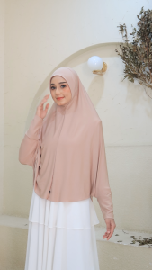 Hijab Bergo Lengan Jersey Softpad Earphone Hole / Bergo Lengan Sporty Syari