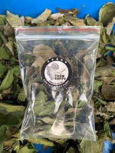 Thức ăn cho tép màu tép cảnh - Lá dâu sấy khô cung cấp chất xơ hỗ trợ tép lên màu