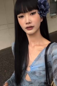 เดรสยาวสีฟ้า ผ้าชีฟองมีซับใน เสื้อแขนยาวทรงกระดิ่ง แหวกกลางอกแต่งห่วง กระโปรงทรงเอ ใส่แล้วพรางหุ่น ชุดใส่ไปงานแต่ง #9193