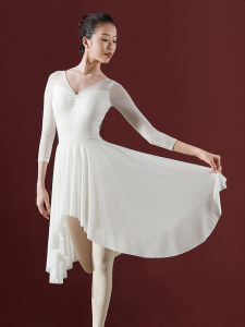 The Chinese ballet one-piece dress is ethereal and graceful presenting a dance of adult practice in a gauze dress
