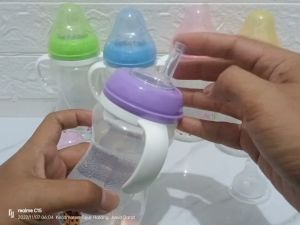 Minitree Botol Susu Bayi 2in1 Model Wide Neck Karet Lebar 330ml Untuk Usia Bayi 6 Bulan Keatas Baby Feeding Bottle Model Bisa Karet Dot Bisa Sedotan Bahan PP Tebal Berkualitas Sudah BPA Free Antipecah Mudah Dibersihkan dan Bisa Direbus