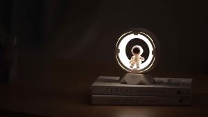 Creative Astronaut Night Light Womens Bedside Lamp Space Man Atmosphere Clap Clamp Charging Partner Sleep Night Light