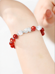 East Beauty | Natural Red Agate Bracelet