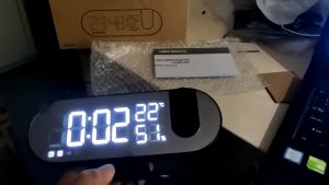 Đồng hồ để bàn kỹ thuật số đa chức năng hiển thị nhiều thông tin thời tiết với đèn led chiếu tường cổng sạc USB đài radio FM