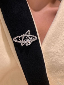 Elegant Premium Quality Lapel Pin Womens Suit Accessory Fine Craftsmanship Luxury Elegance Star/Planet Design Gold Plated