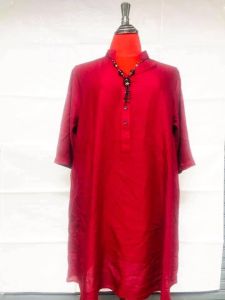 ชุดเดรส ไซร้ 50-52นิ้ว ลาย ริ้วลงมี ทรงคอจีน ผ้า ไหมอิตาลี ยาว 40 นิ้ว ผ้า ดี มาก ใส่ สบาย ซัก ไม่ต้อง รีด ยาว เป็นชุดเดรส ทรงชาย บาน