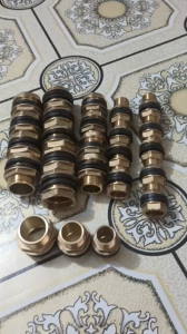 Ốc phi bồn Đồng thau ốc ép thùng bồn nước téc nước Phi 21 27 34