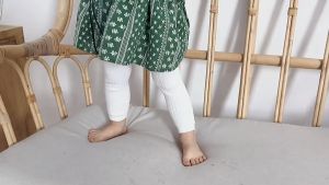 กางเกงเลกกิ้งเด็กผู้หญิง 1-5ขวบ กางเกงเด็กผู้หญิง ขายาว ผ้านิ่ม ใส่สบาย ลายดอกไม้