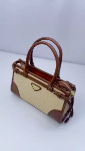 JIMS HONEY - Kina Bag - Tas Selempang Wanita - Vintage Edition\\n\\n Apa Itu Tas Selempang Wanita Vintage?\\n\\nTas selempang wanita vintage adalah tas yang dibuat dengan desain dan gaya yang mengingatkan pada era sebelumnya, biasanya era 1920-an hingga 1980-an. Desain vintage pada tas selempang ini mencakup detail seperti bentuk, warna, dan tekstur yang khas dari masa lalu. JIMS HONEY Kina Bag adalah contoh sempurna dari tas selempang wanita vintage, yang menawarkan daya tarik estetika yang unik dan elegan.\\n\\n Desain Vintage pada Tas Selempang\\n\\nDesain vintage pada tas selempang wanita seperti JIMS HONEY Kina Bag mencakup elemen-elemen klasik seperti bentuk persegi panjang, resleting berwarna emas, dan hiasan tali yang menambah kesan klasik. Tas ini dibuat dengan perhatian terhadap detail, menciptakan produk yang menawan dan menarik bagi penggemar desain vintage.\\n\\n Bahan Kulit pada Tas Selempang Wanita Vintage\\n\\nBahan kulit adalah bahan utama yang digunakan dalam pembuatan tas selempang wanita vintage seperti JIMS HONEY Kina Bag. Kulit berkualitas tinggi tidak hanya menambah daya tarik estetika tas, tetapi juga memberikan kekuatan dan daya tahan yang luar biasa. Tas ini dirancang untuk bertahan lama dan terlihat bagus seiring berjalannya waktu.\\n\\n Fitur & Spesifikasi Tas Selempang Wanita Vintage\\n\\nJIMS HONEY Kina Bag menawarkan fitur dan spesifikasi yang membuatnya menjadi tas selempang wanita vintage yang sempurna. Berikut adalah beberapa fitur utamanya:\\n\\n Ruang Utama dengan Resleting\\n\\nTas selempang wanita vintage ini memiliki ruang utama yang dilengkapi dengan resleting, memberikan ruang penyimpanan yang aman dan mudah diakses.\\n\\n Ruang Tambahan & Sekat dalam Tas\\n\\nSelain ruang utama, tas juga memiliki ruang tambahan berukuran sedang dengan resleting dan sekat berukuran sedang di bagian dalam tas tanpa resleting, memberikan ruang penyimpanan yang fleksibel dan terorganisir.\\n\\n Hiasan Tali & Pilihan Tali Tas\\n\\nTas selempang wanita vintage ini memiliki hiasan tali di sisi kanan dan kiri tas, menambah kesan elegan dan klasik. Selain itu, tas ini juga memiliki dua pilihan tali: dua tali pendek yang dapat digunakan sebagai hand bag dan satu tali panjang sebagai sling bag/shoulder bag yang dapat disesuaikan dengan tinggi badan dan gaya pemakaian.\\n\\n Cara Menggunakan Tas Selempang Wanita Vintage\\n\\nTas selempang wanita vintage seperti JIMS HONEY Kina Bag dapat digunakan dengan cara yang berbeda-beda, membuatnya menjadi tas yang fleksibel dan multifungsi. Berikut adalah dua cara utama menggunakan tas selempang wanita vintage ini:\\n\\n Menggunakan Tas Selempang sebagai Hand Bag\\n\\nTas selempang wanita vintage ini dapat digunakan sebagai hand bag dengan menggunakan dua tali pendek yang menyambung pada tas. Hal ini membuat tas dapat dipegang dengan tangan, memberikan akses mudah ke konten tas.\\n\\n Menggunakan Tas Selempang sebagai Sling Bag/Shoulder Bag\\n\\nSelain digunakan sebagai hand bag, tas selempang wanita vintage ini juga dapat digunakan sebagai sling bag/shoulder bag dengan menggunakan tali panjang yang dapat disesuaikan dengan tinggi badan dan gaya pemakaian. Hal ini membuat tas selempang wanita vintage ini menjadi tas yang fleksibel dan multifungsi.\\n\\n Kelebihan Tas Selempang Wanita Vintage\\n\\nTas selempang wanita vintage seperti JIMS HONEY Kina Bag menawarkan beberapa kelebihan yang menjadikannya tas yang sempurna untuk penggunaan sehari-hari dan acara formal. Berikut adalah beberapa kelebihan utamanya:\\n\\n Daya Tarik Desain Vintage\\n\\nDesain vintage pada tas selempang wanita vintage ini menciptakan daya tarik estetika yang unik dan elegan, menjadikannya tas yang menawan dan menarik bagi penggemar desain vintage.\\n\\n Keunggulan Bahan Kulit\\n\\nBahan kulit berkualitas tinggi pada tas selempang wanita vintage ini tidak hanya menambah daya tarik estetika tas, tetapi juga memberikan kekuatan dan daya tahan yang luar biasa. Tas ini dirancang untuk bertahan lama dan terlihat bagus seiring berjalannya waktu.\\n\\n Fleksibilitas Penggunaan Tas\\n\\nTas selempang wanita vintage ini dapat digunakan dengan cara yang berbeda-beda, membuatnya menjadi tas yang fleksibel dan multifungsi. Hal ini menjadikan tas selempang wanita vintage ini tas yang sempurna untuk penggunaan sehari-hari dan acara formal.\\n\\nJIMS HONEY Kina Bag adalah tas selempang wanita vintage yang sempurna, menawarkan daya tarik estetika yang unik dan elegan, kekuatan dan daya tahan yang luar biasa, serta fleksibilitas penggunaan tas yang luar biasa. Dengan fitur dan spesifikasi yang lengkap, tas selempang wanita vintage ini menjadi pilihan yang sempurna untuk penggunaan sehari-hari dan acara formal.\n}