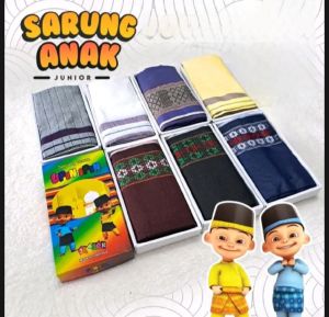 SARUNG ANAK LAKI LAKI  SARUNG  UPIN IPIN SARUNG TENUN SARUNG UNTUK ANAK TKSD DAN UNTUK ANAK ANAK YANG MAU BELAJAR PAKAI SARUNGG!!