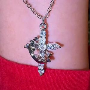 Nữ Xoay Được Vương Miện Thánh Giá Mặt Dây Chuyền Vòng Cổ Sáng Bóng Kim Cương Giả Thép Không Gỉ Cầu Nguyện Kitô Giáo Choker Thời Trang Trang Sức Dự Tiệc
