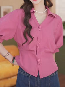 เสื้อเชิ้ตแขนสั้นทรงหลวมสไตล์ฮ่องกงย้อนยุคสำหรับผู้หญิงในช่วงฤดูร้อน สีสันสดใส เสื้อเชิ้ตทรงหลวมสบาย ๆ สำหรับผู้หญิงไซส์ใหญ่