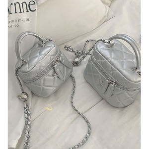 Silver Bucket Handbag Womens Fashion Trend Diamond Lattice Chain Bag Versatile Ins Crossbody Small Water Bucket Bag