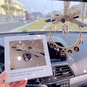 Khánh treo ô tô Hình hoa trà kèm Charm Cao Cấp - Treo Gương xe hơi Hình Hoa Trà