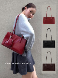 Red Heart Shaped AnnyStudio Earphone Bag Womens Shoulder Bag Tote Bag Underarm Bag Korean Style Leisure Pure Color Leather