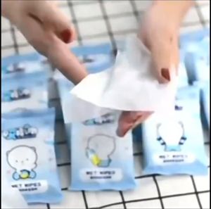 Khăn ướt mini bỏ túi bằng vải khăn ướt lau khô dễ dàng mang theo chăm sóc người lớn và trẻ em