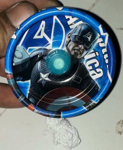 Một con quay Yoyo bằng kim loại và nhựa rất đẹp