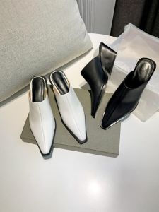 Customized Version European Style Soft Leather Outwear Pointed Toe Toe Cap Half Slippers Internet-Famous and Vintage Work Clothing Social Semi-Slipper Mules