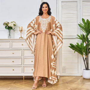 ชุดเดรสยาวสไตล์กลางตะวันออกสำหรับผู้หญิง แขนลูกปัด ทรงหลวม คอตั้ง เดรสยาวสีพื้น ชุดทำงานลำลอง